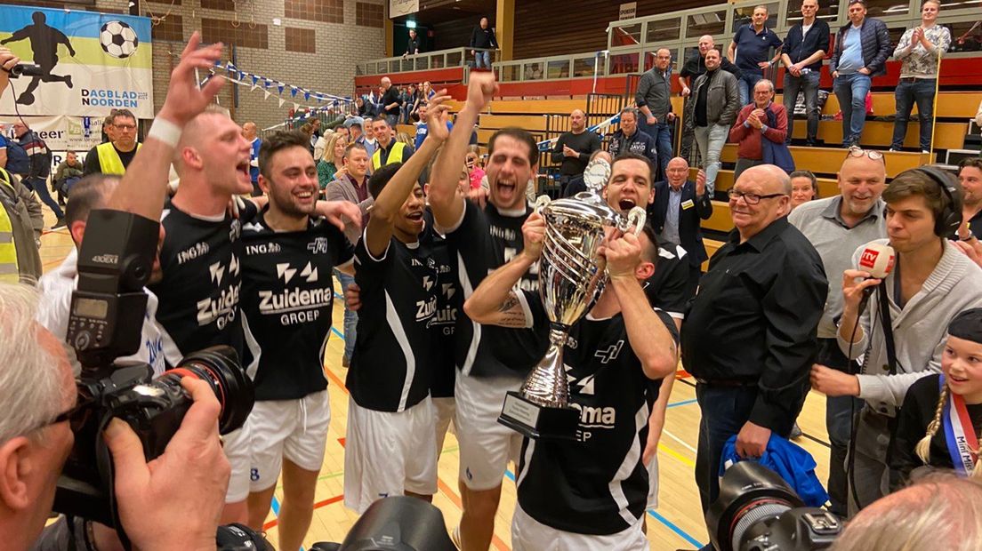 De beker is voor Hoogeveen