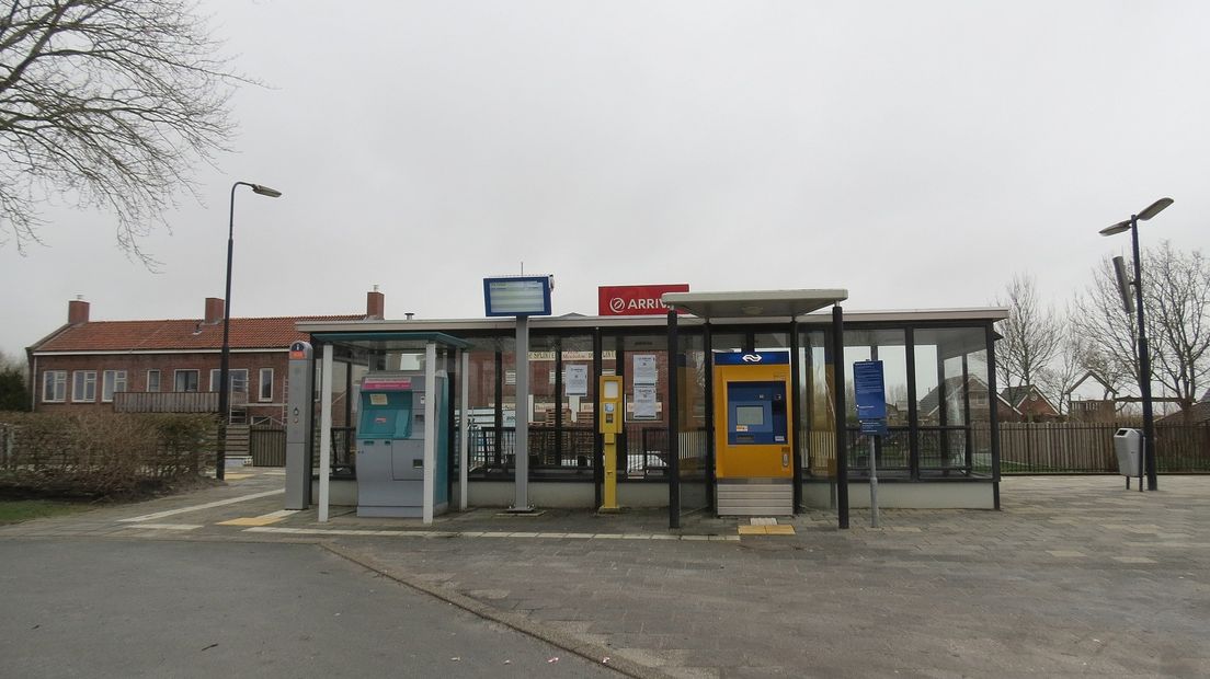 Laatste werkdag voor oude station Roodeschool - RTV Noord