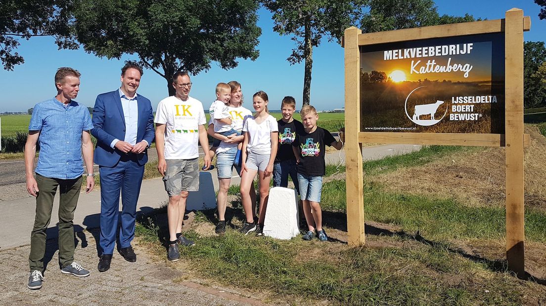 Onthulling bord IJsseldelta Boert Bewust