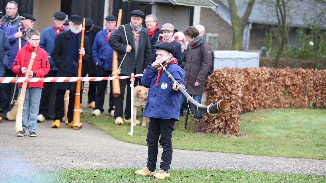 NK Midwinterhoorn blazen in Hardenberg