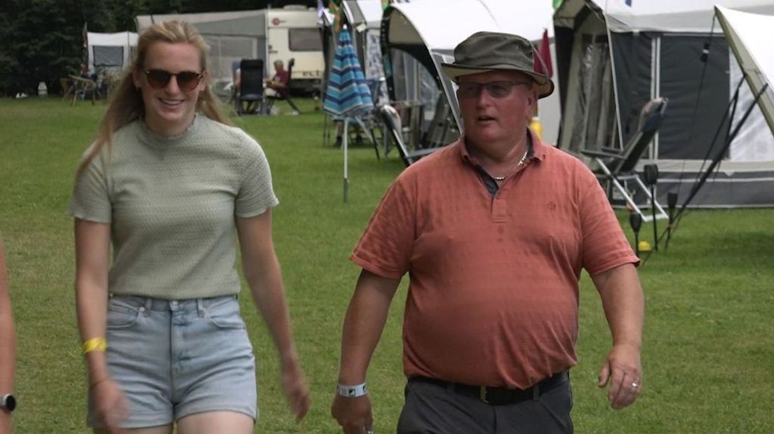 Ron in training samen met debutant Emese