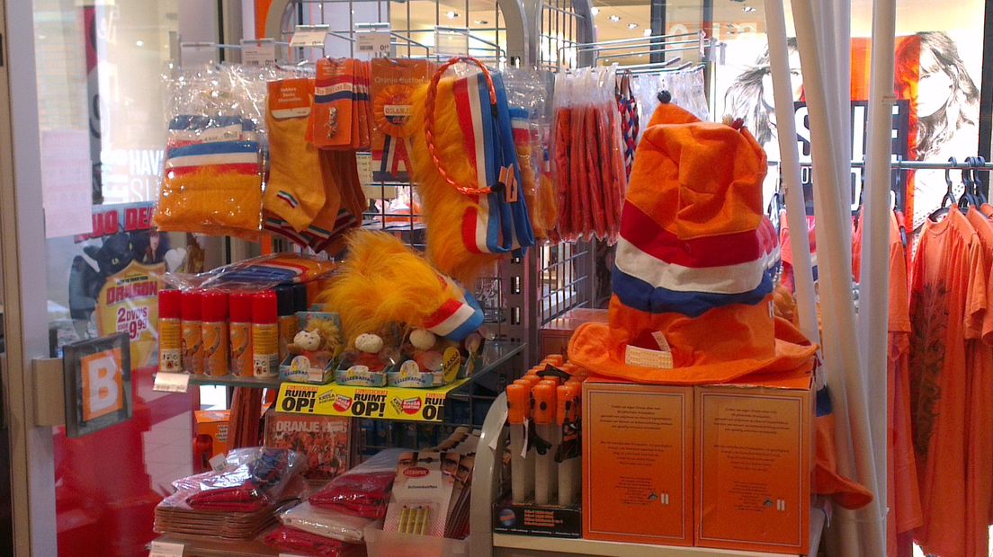 Winkels profiteren van oranjekoorts