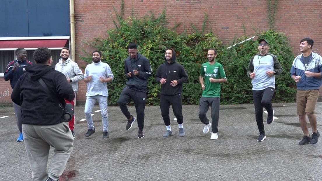 De groep traint voor de 4 Mijl