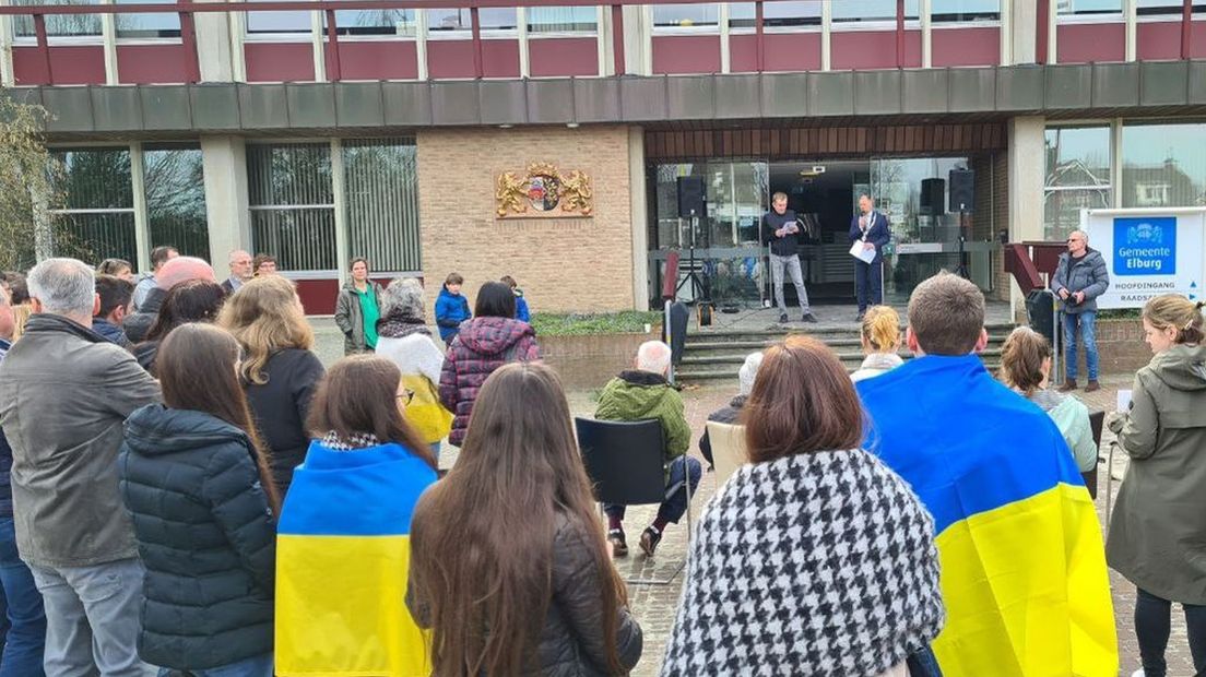 In Elburg kwam men samen met 40 ontheemde mensen uit Oekraïne