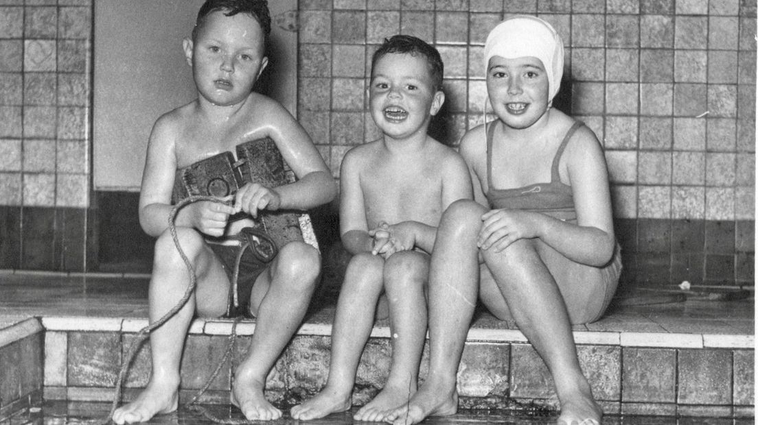 Jonge zwemmers van zwemvereniging ZIOS.