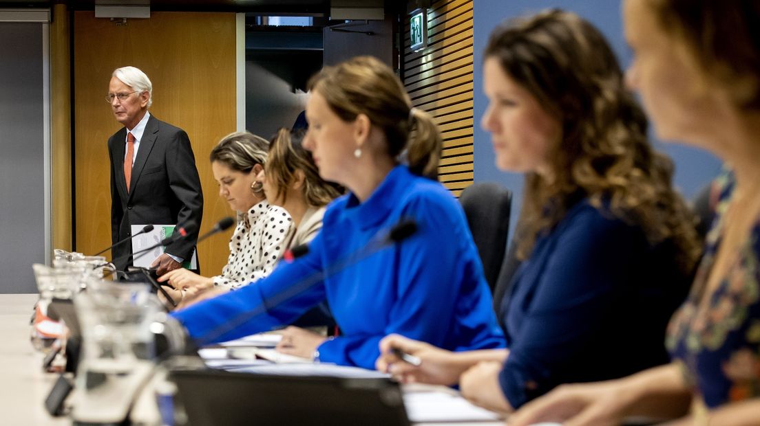 Oud-rechter en arbiter Pieter Schulting in de Enquetezaal