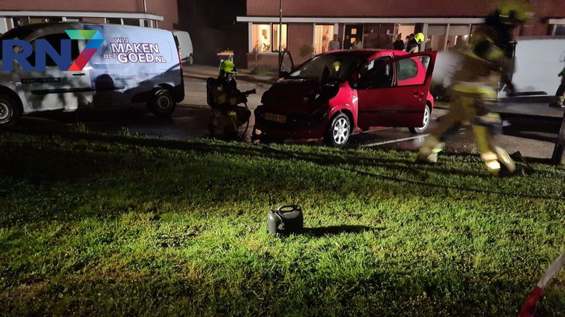 Jerrycan bij één van de auto's