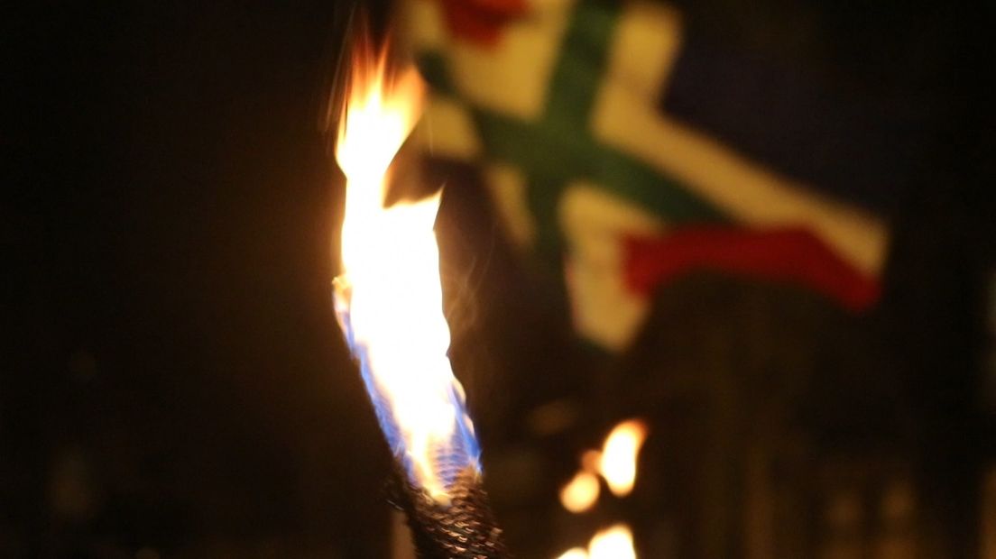 Het motto van de fakkelactie is 'Respect voor Groningen'