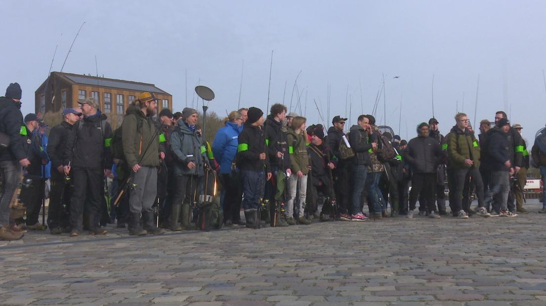Deelnemers aan het eerste kampioenschap Streeetfishing in Zwolle