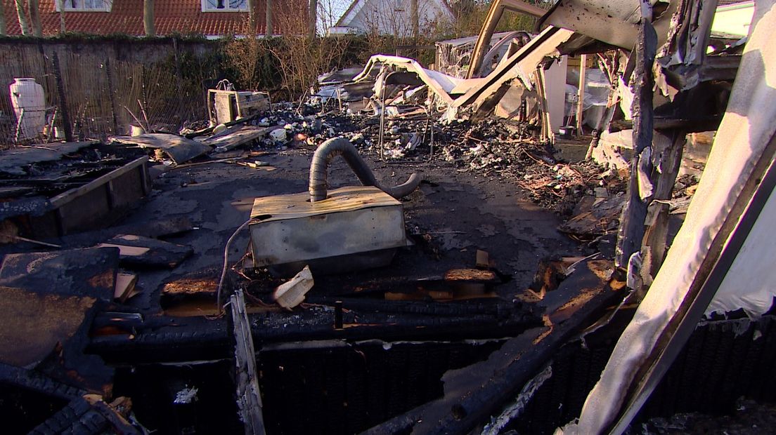Kortsluiting mogelijk oorzaak caravanbrand (video)
