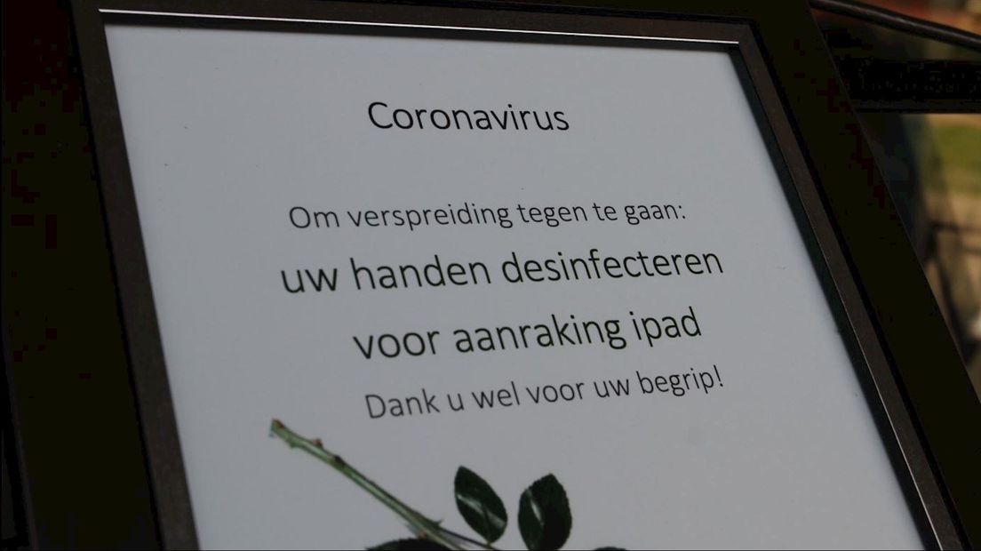 Ook voor de condoleancezuil gelden strenge coronaregels