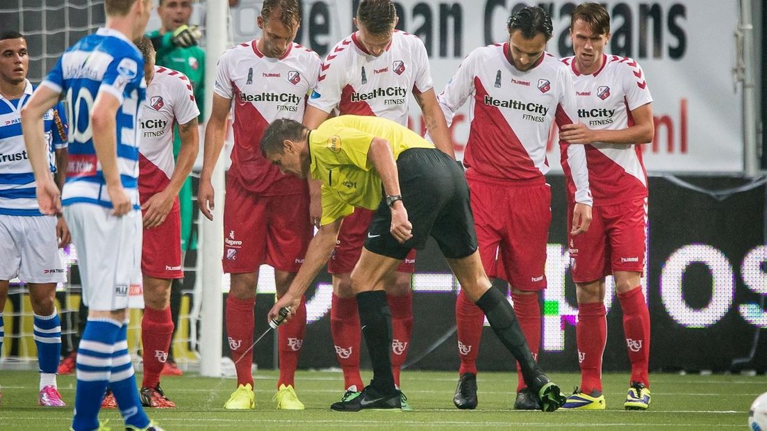 Voor het eerst werd er spray gebruikt in de eredivisie