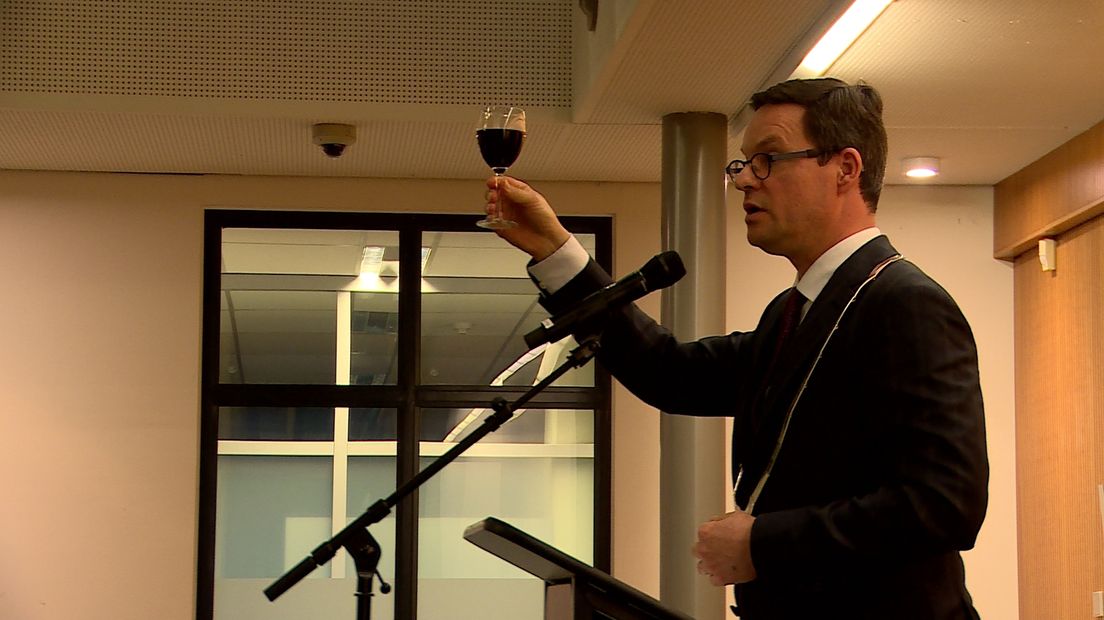 Burgemeester Vlissingen: 'Nieuwjaarsrellen waren schandalig' (video)
