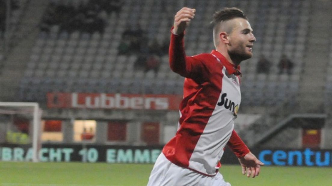 Cas Peters scoorde de openingstreffer voor FC Emmen