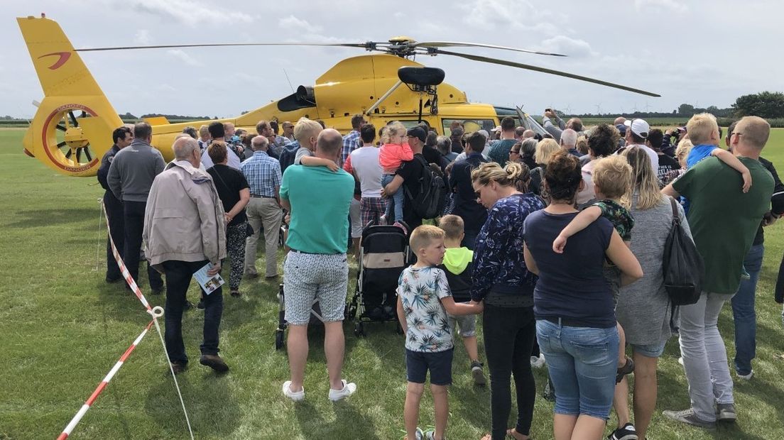 Iedereen wil de reddingshelikopter zien