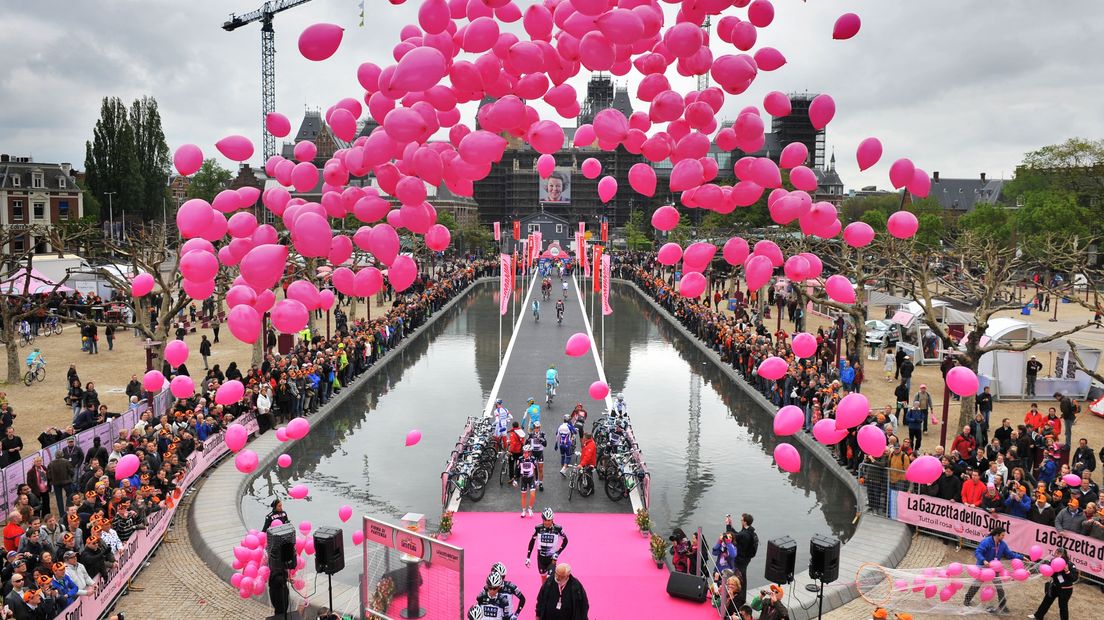 De Giro d'Italia, die dit jaar door Gelderland trok, heeft de organisatie een verlies van vier ton opgeleverd. Dat is dinsdag bekend gemaakt tijdens de evaluatie van het wielerevenement in Papendal.