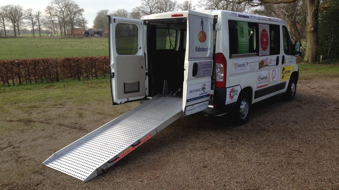 Nieuwe rolstoelbus voor De Maargies Hoeve
