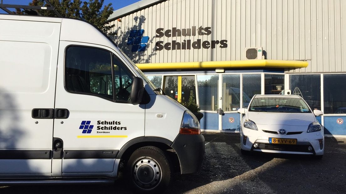 Werkbus en voorgevel van schildersbedrijf Schults Terneuzen