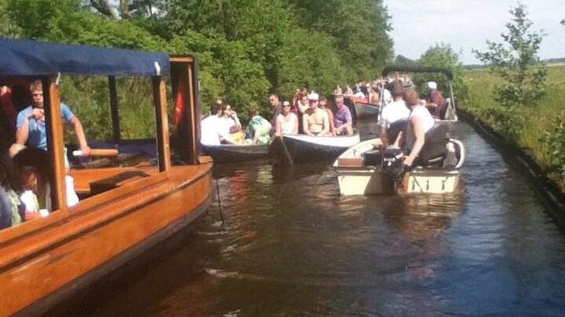 Filevaren in Giethoorn en de barbecue aan, Overijssel geniet van mooi