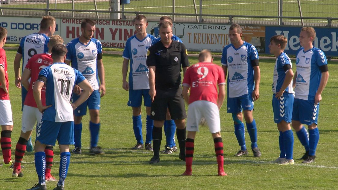 Scheidsrechter Veekamp speelde de hoofdrol