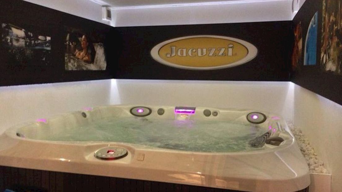 Jacuzzi gestolen in Enter