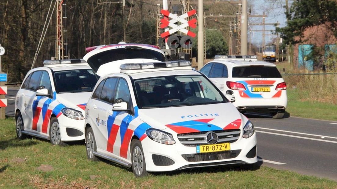 N350 bij spoorwegovergang afgesloten