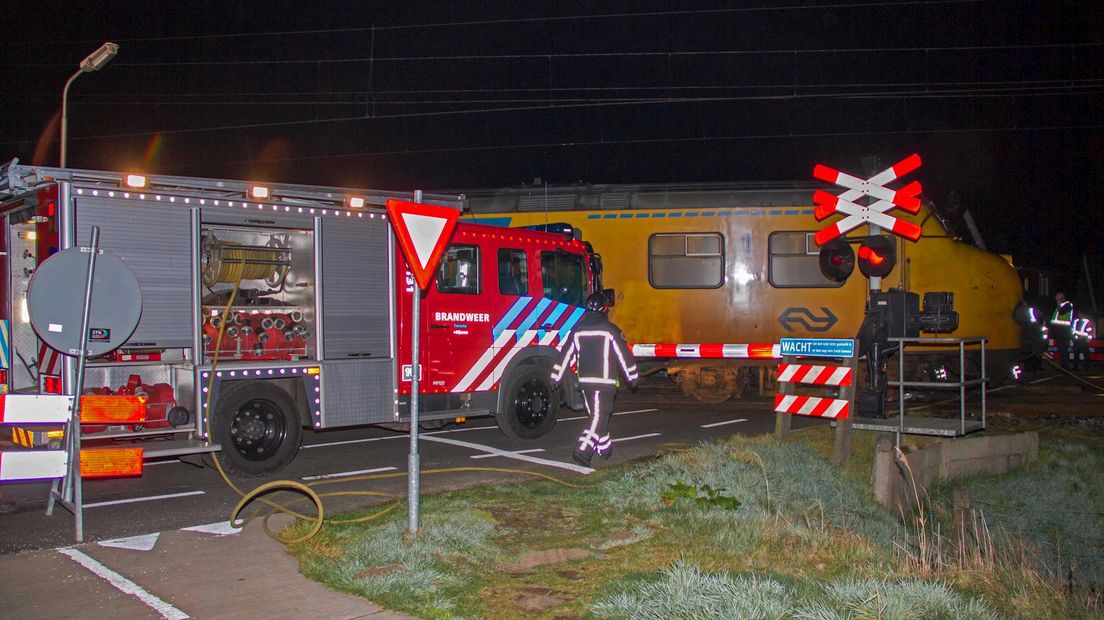 De brandweer heeft de trein schoongespoten