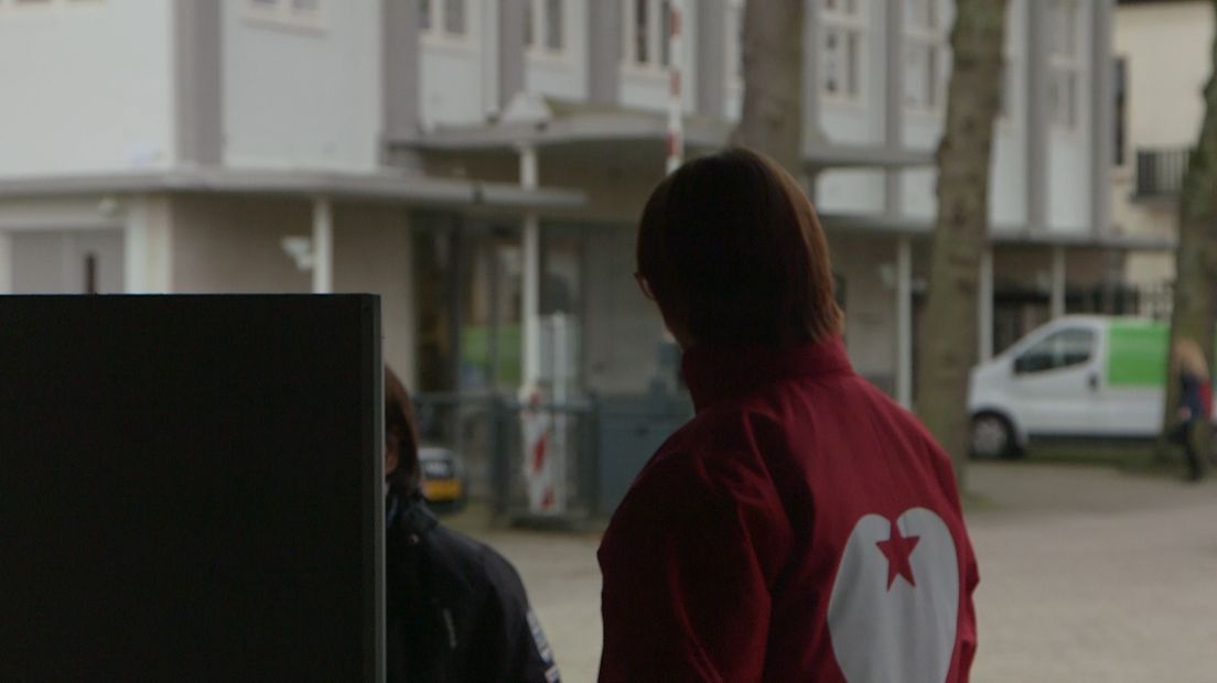 Een verplichte voorlichtingsbijeenkomst van de Regionale Sociale Dienst heeft de woede gewekt van inwoners van Zevenaar met een uitkering. Dat zegt SP-fractievoorzitter Ed van der Schaft. Volgens hem staan er alleen maar zaken op de agenda die ook bij de aanvraag van de uitkering zijn verteld.