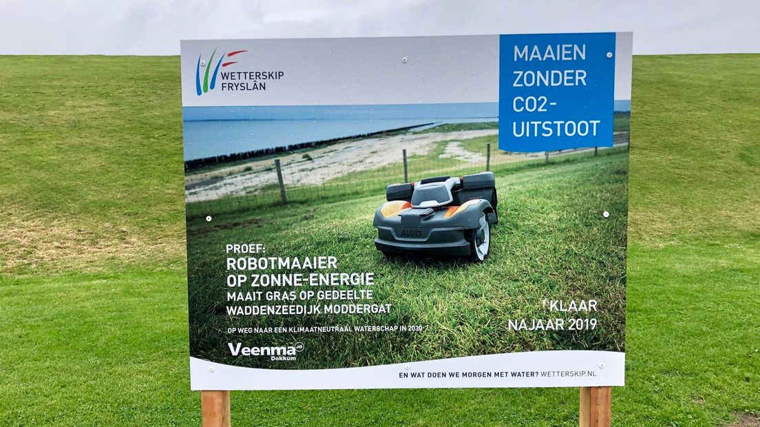 volgorde verzameling klem Wetterskip doet proef met robotmaaier op Zeedijk bij Moddergat - Omrop  Fryslân