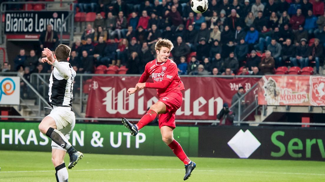 Andersen kopt de 1-0 binnen
