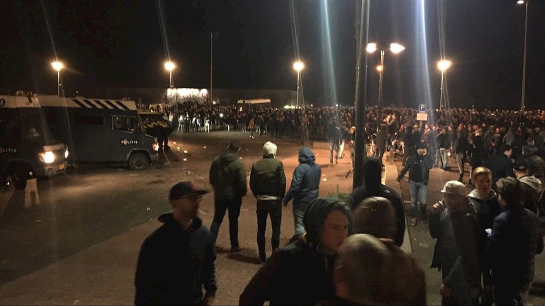 Rellen buiten De Grolsch Veste: Jan van Halst wist niet van een politie-inval voor de wedstrijd