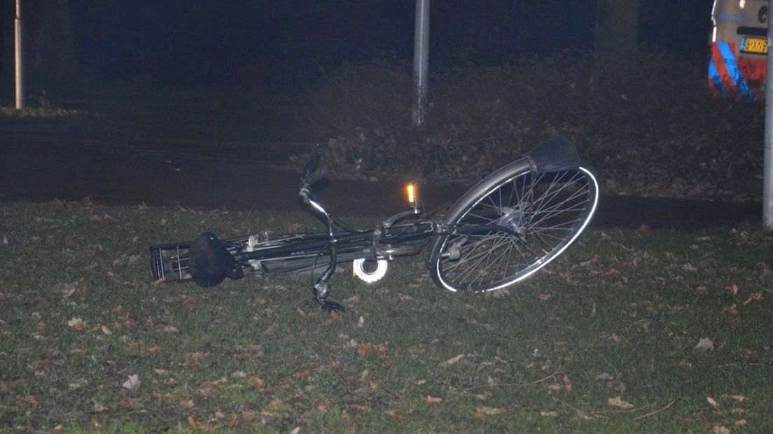 In Steenwijk is gisteravond een fietser aan de Meppelerweg aangereden door een busje
