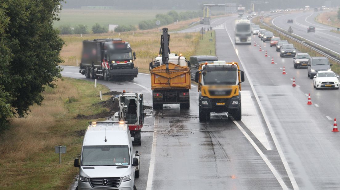 Schoonmaakwerkzaamheden bij Frieschepalen