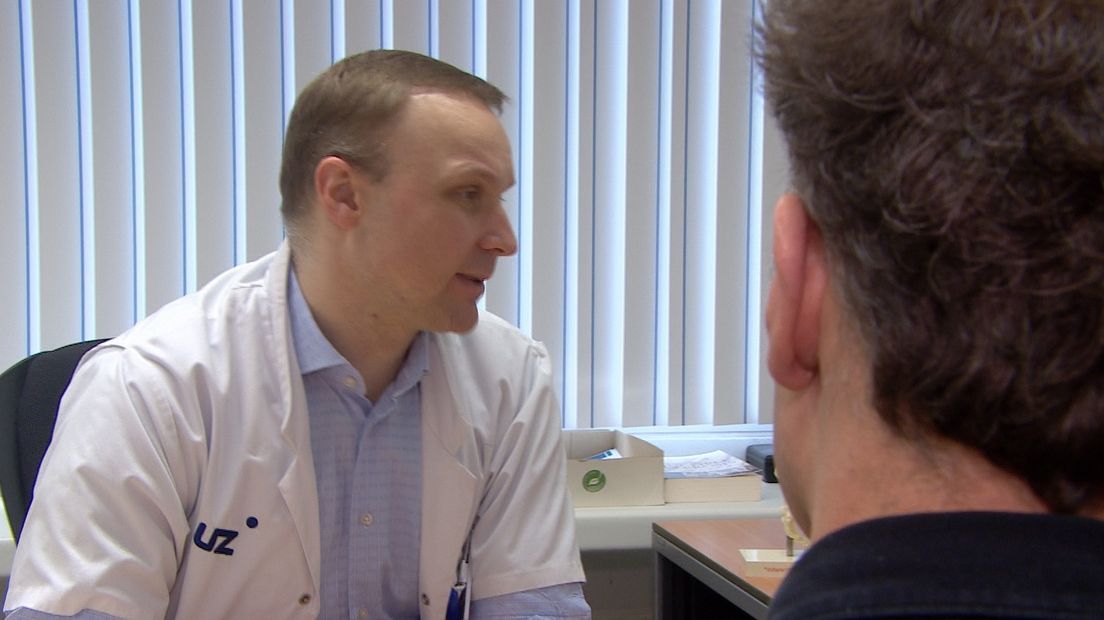 Neurochirurg Hallaert werkt zowel in Zorgsaam als in het UZ Gent