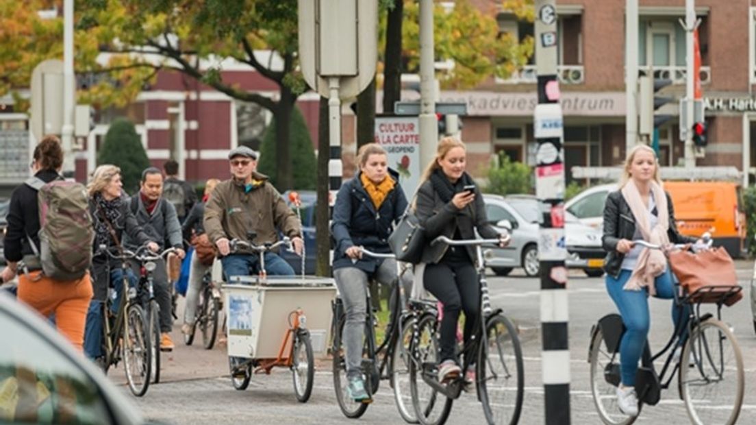 Maatregelen van Nijmeegse onderwijsinstellingen om verkeersdrukte te spreiden, lijken te werken. De Radboud Universiteit, de Hogeschool van Arnhem en Nijmegen en het ROC Nijmegen constateren een minder drukke ochtendspits.