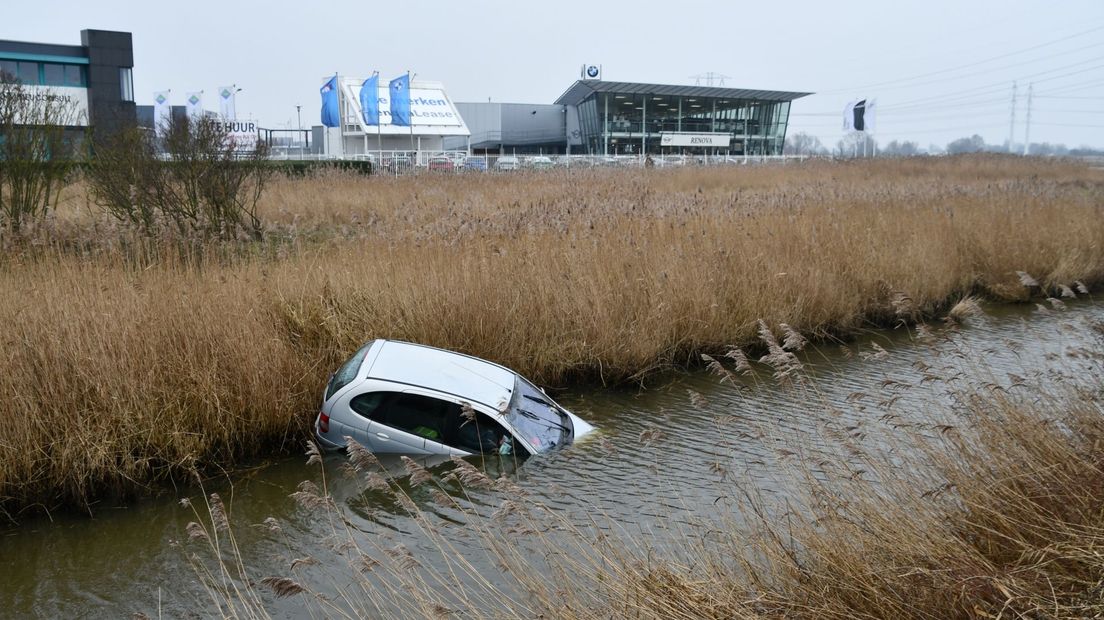 Auto te water