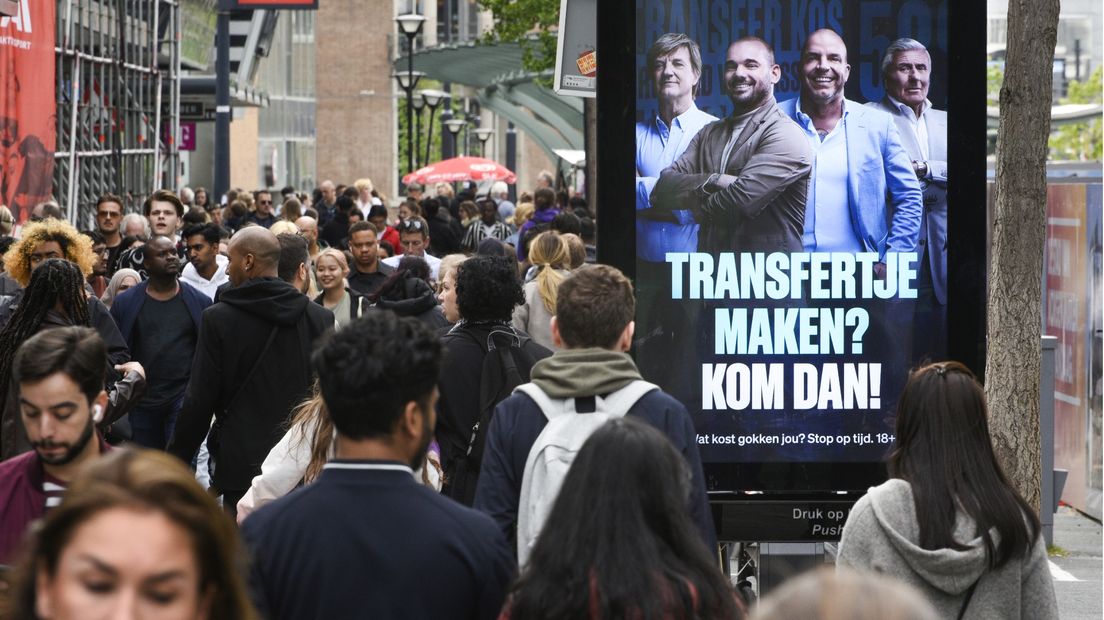 Deze gokadvertentie met Wim Kieft, Wesley Sneijder, Andy van der Meijde en Sjaak Swart is vanaf nu verleden tijd