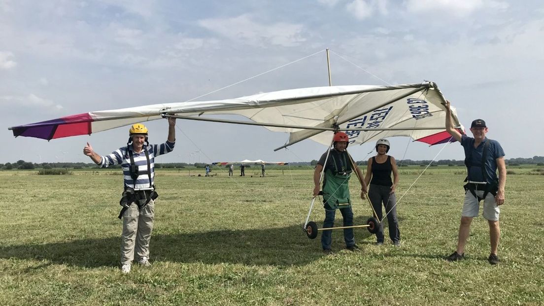 Deltavliegschool in de wolken met nieuw trainingsveld - RTV Drenthe