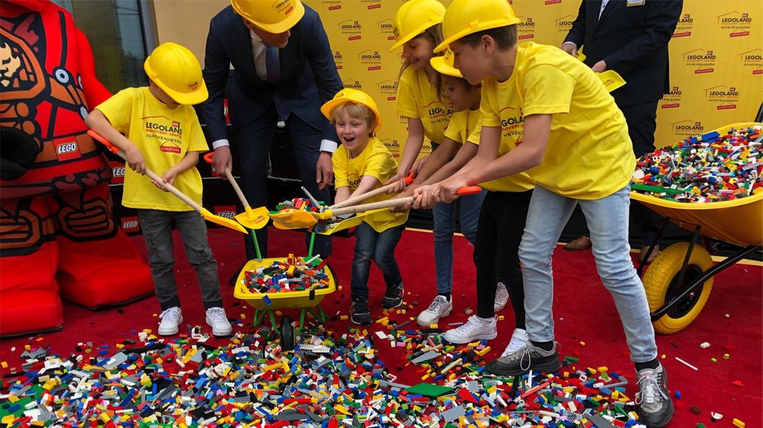 De eerste steentjes komen aan in Legoland Discovery Centre Scheveningen