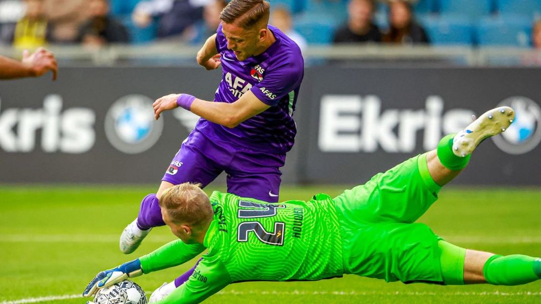 Jeroen Houwen keept een prima wedstrijd voor Vitesse