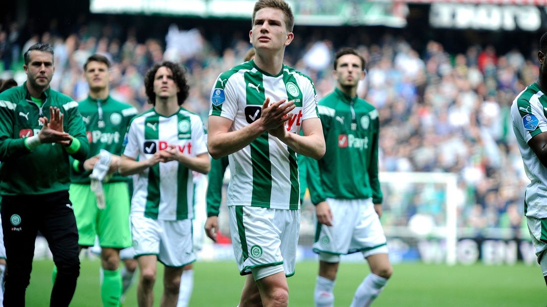 De spelers van Groningen bedanken het publiek na winst op Roda JC