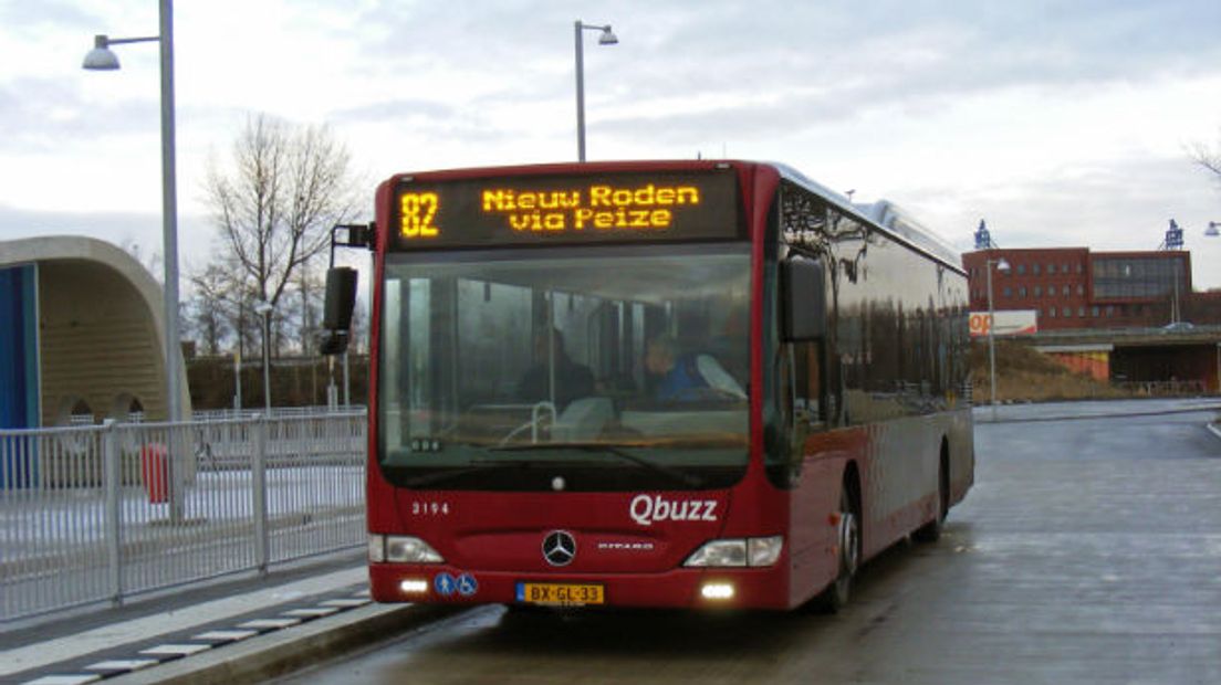 De provincie wil ondanks kritiek verder met Qbuzz.