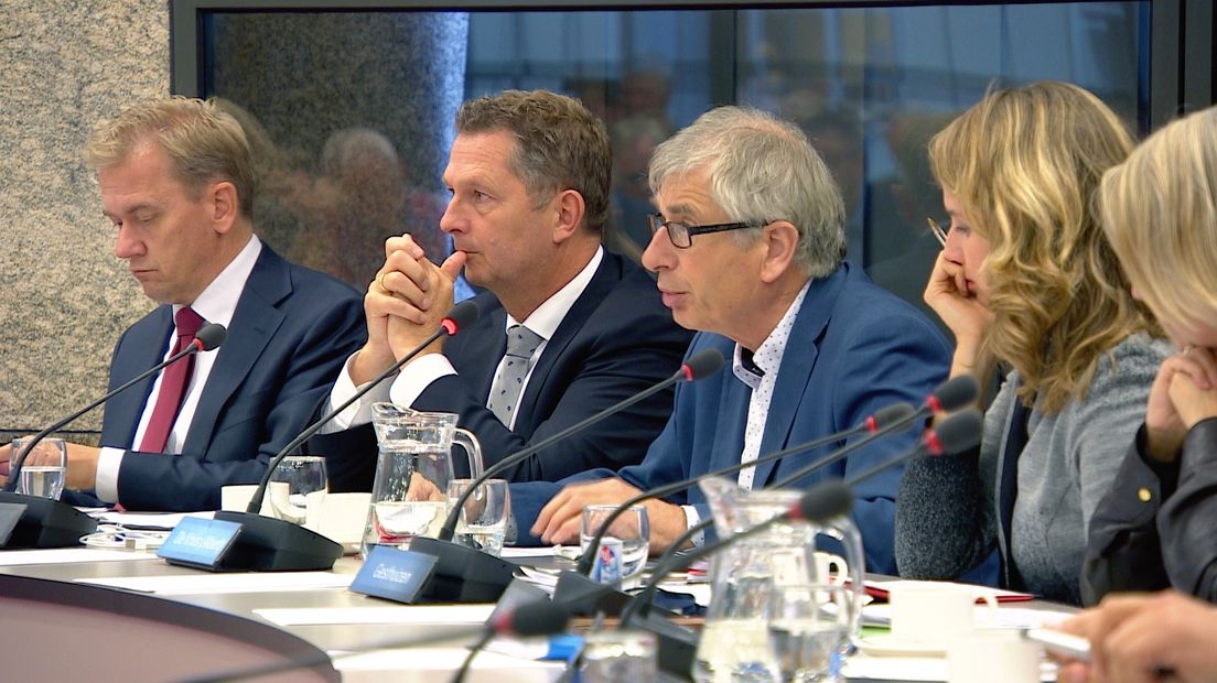 Kamer eist geld, Kamp vindt dat Zeeland niet moet zeuren (video)