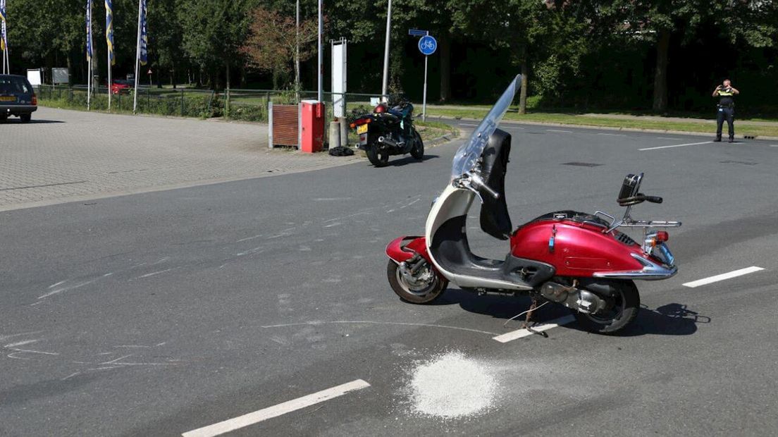 Scooterrijder gewond bij botsing met motor in Losser