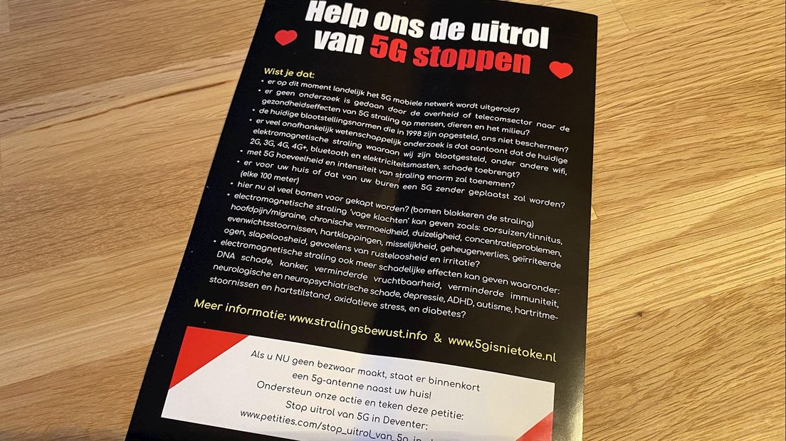 5G-tegenstanders verspreiden flyers in Deventer