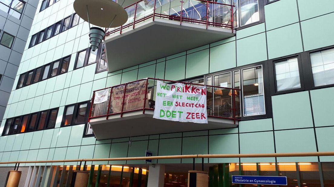Het personeel van het UMCG voert actie voor een betere cao (Rechten: RTV Drenthe/Greetje Schouten)