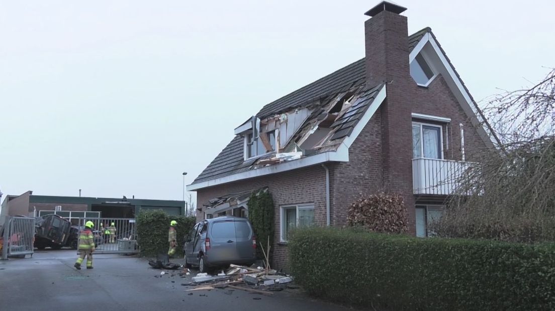 De ravage die vrijdagmorgen werd aangericht bij een huis in Gendt, komt vermoedelijk door een conflict in relationele sfeer. Dat meldt de politie Lingewaard. In het huis woonde een vrouw, die twee jaar terug was gescheiden van haar man.