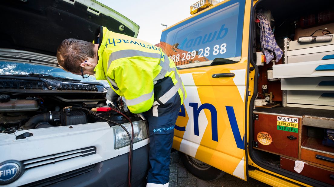 De ANWB heeft het razend druk door de kou (Rechten: ANP / Jeroen Jumelet)
