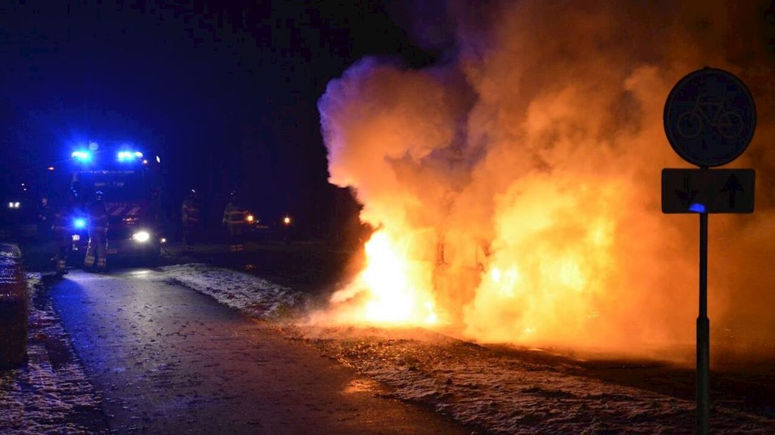 Auto brandt uit in Diffelen