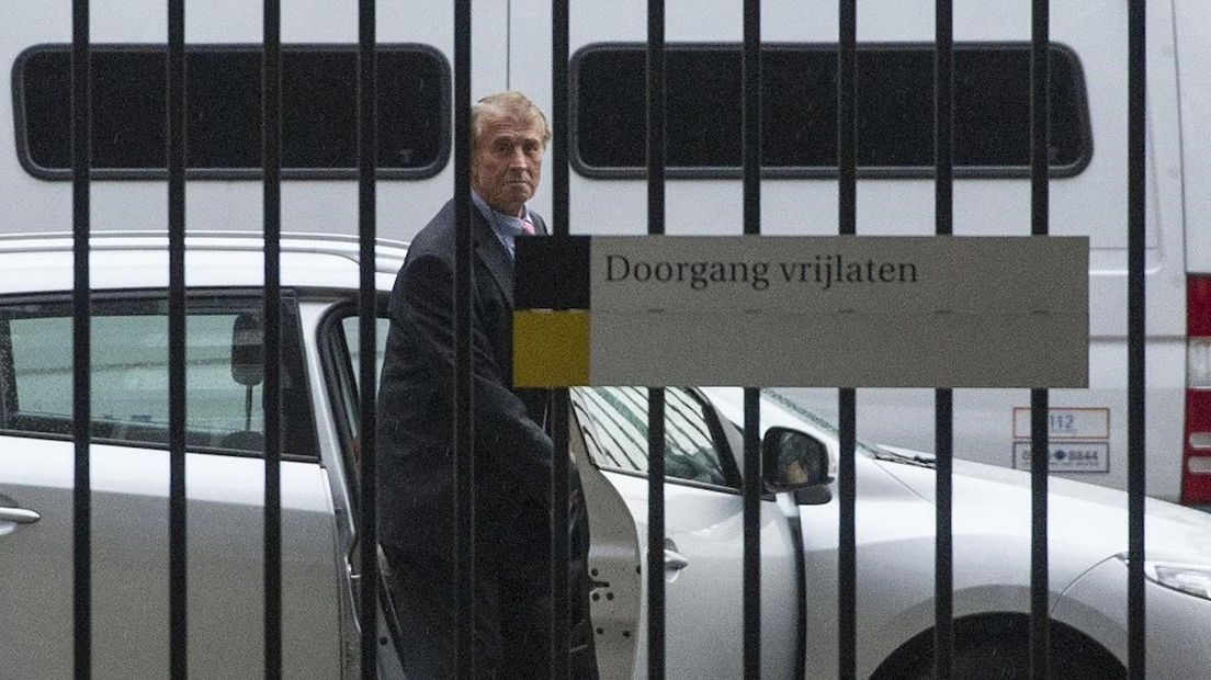 Jansen Steur arriveert bij de rechtbank in Almelo